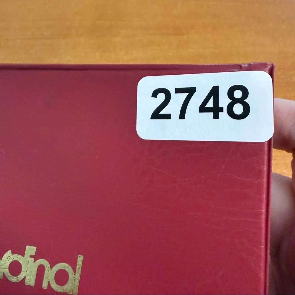 Domino‎ Set in Burgundy